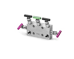 [5DSS-FL8-A] 316 SS, 5D Series 5-valve Instrumentation Manifolds, Direct Mount(transmitter with coplanar mounting flange), 1/2&quot; Tube Fitting × Flange(MSS SP-99) × 1/4 Female NPT, PTFE Packing, 6000psig(414bar), -65°F to 450°F(-54°C to 232°C), Angle Pattern